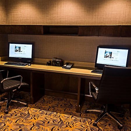 Hampton Inn By Hilton Ottawa Airport Екстер'єр фото