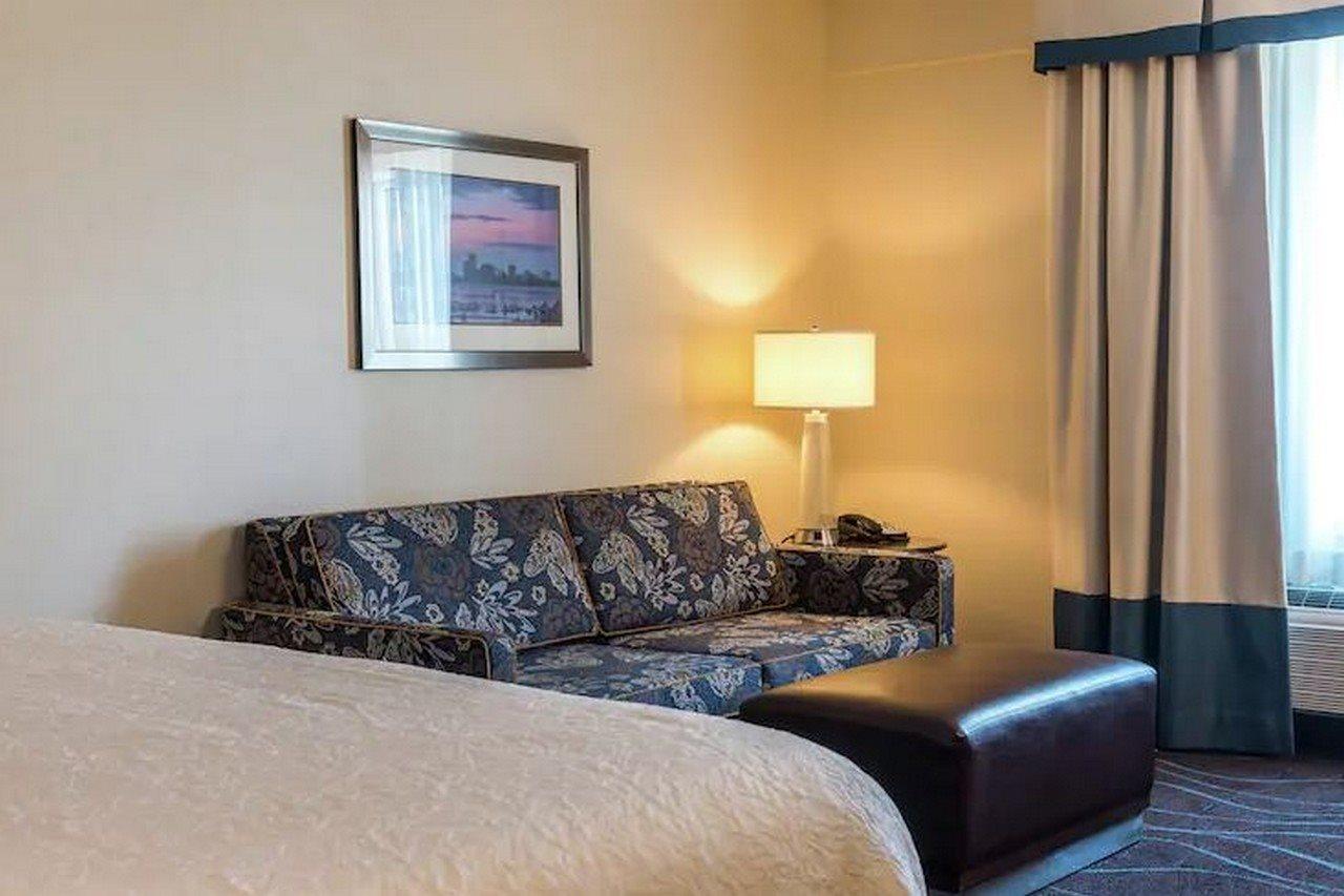 Hampton Inn By Hilton Ottawa Airport Екстер'єр фото
