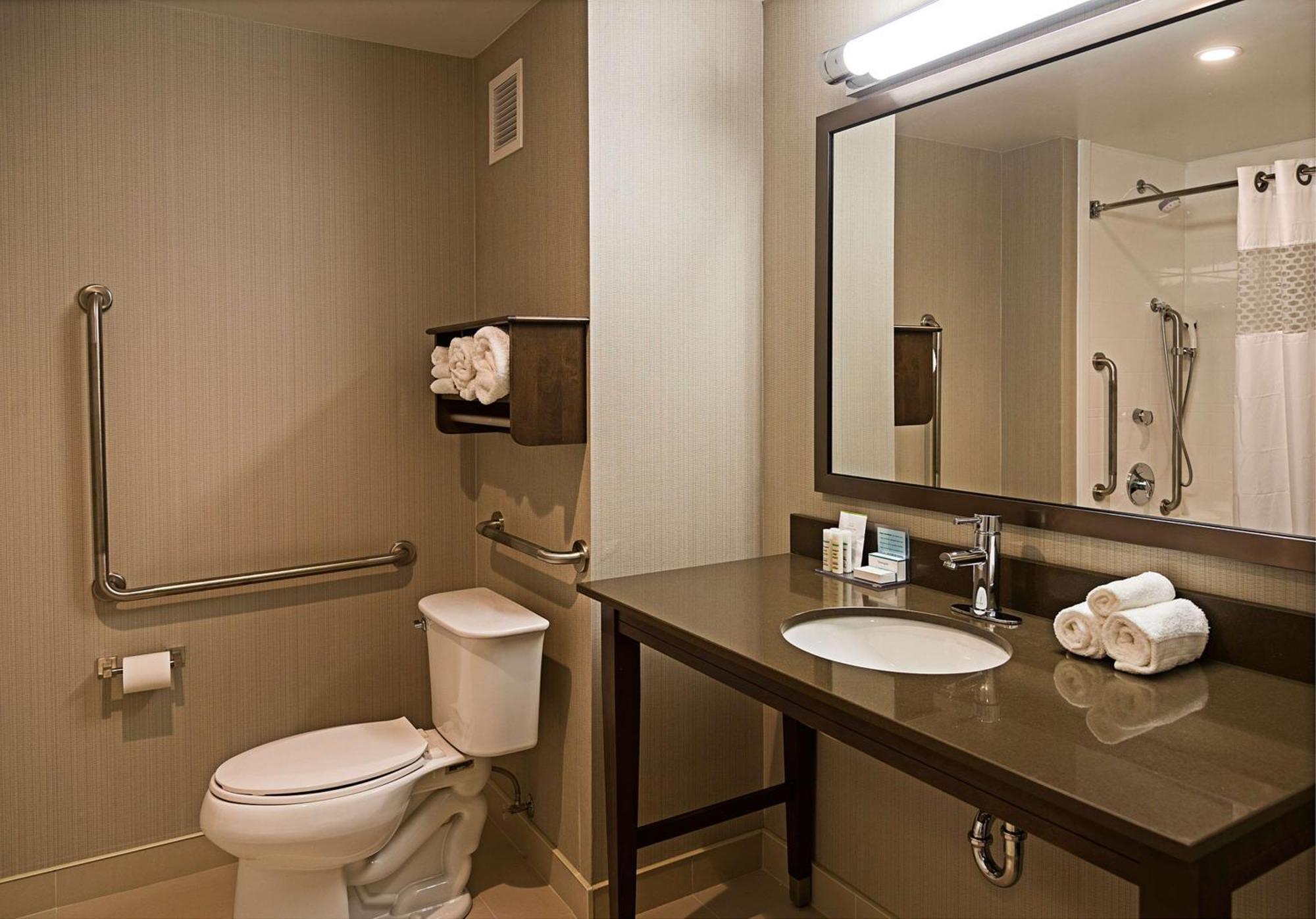 Hampton Inn By Hilton Ottawa Airport Екстер'єр фото